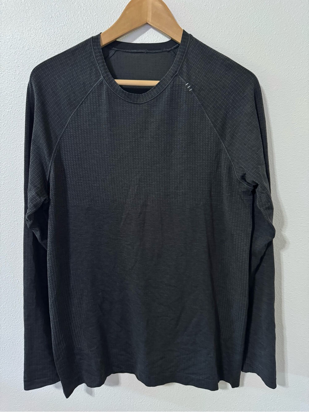 Lululemon Metal Vent Tech Long-Sleeve Shirt Charcoal Gray Athleisure Gym-Medium